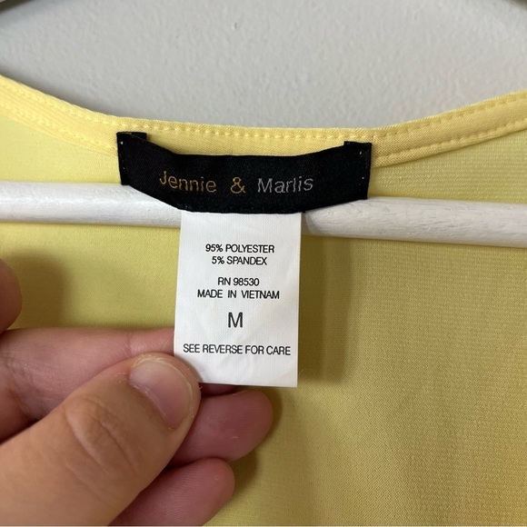 Jennie & Marlis Yellow V-Neck Drape Cold Shoulder Top Medium - Picture 4 of 7